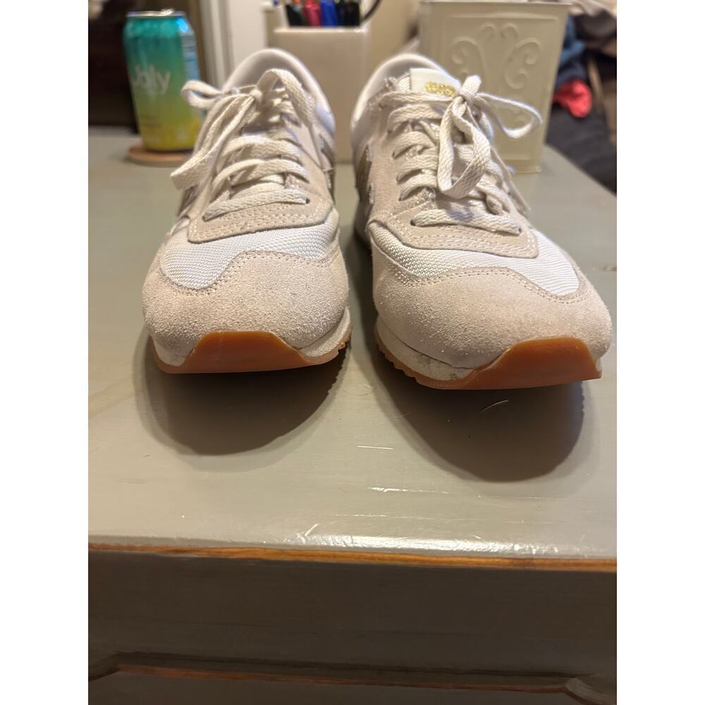 New Balance cream and gold sneakers casual glam - Picture 3 of 10